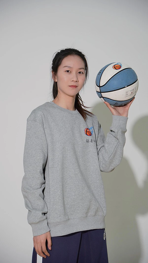 如何根据篮球比赛的不同阶段调整力量训练强度?_1