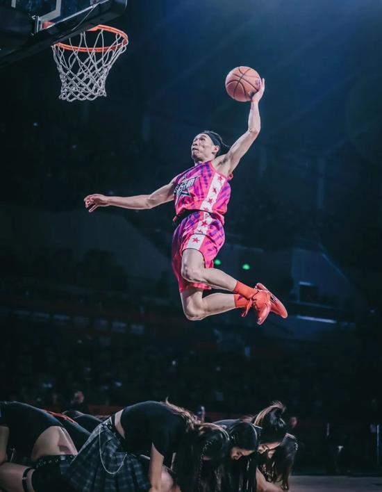 老年篮球爱好者如何练习控卫技巧_2