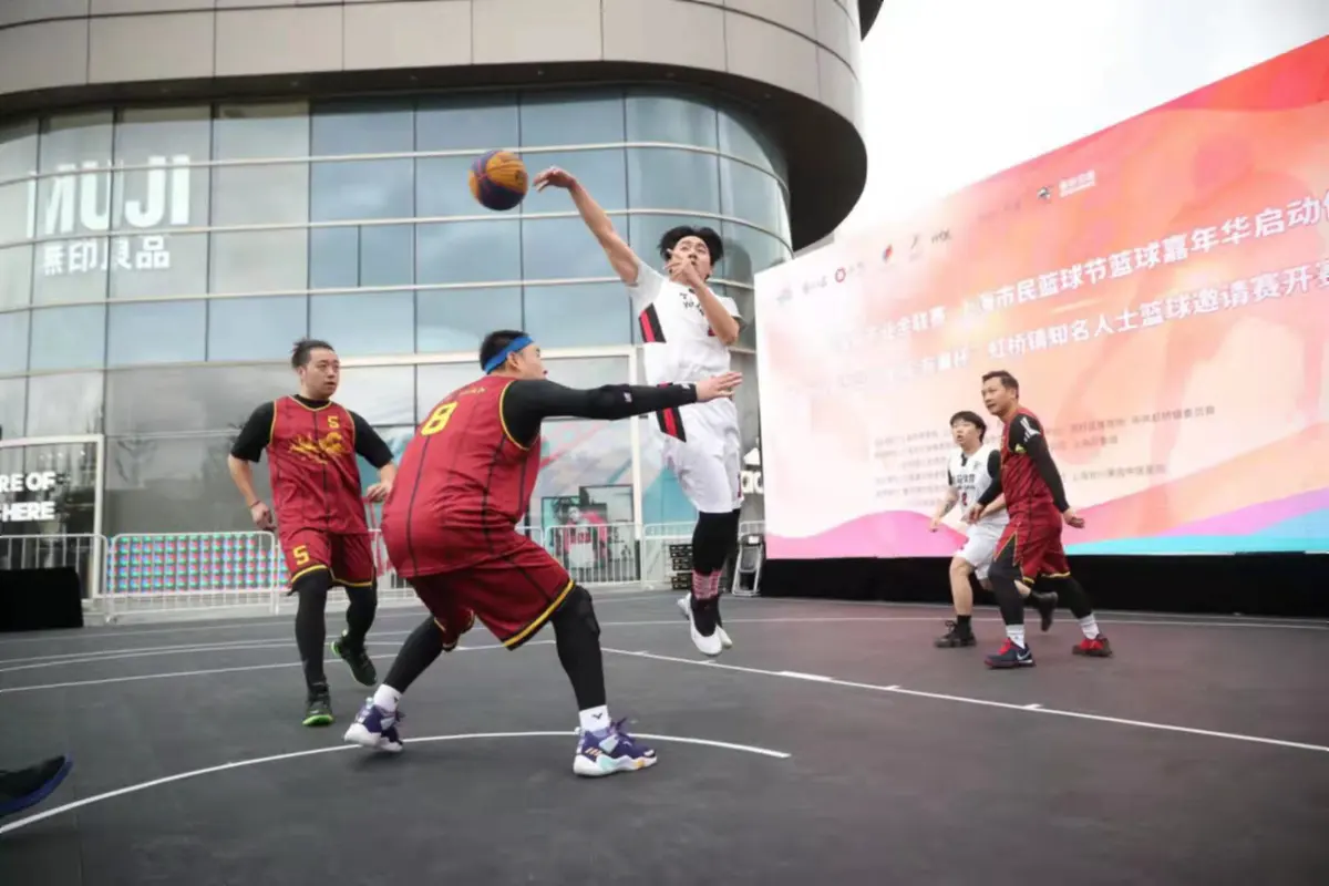 老年篮球爱好者如何安全参与比赛_1
